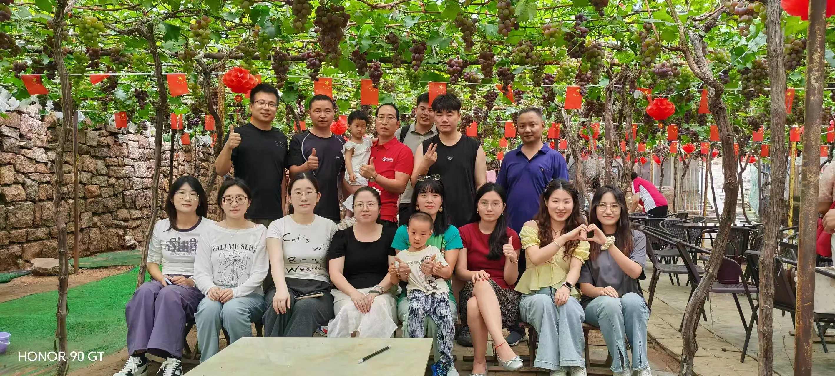 Hari yang Menyenangkan dan Relaksasi bagi Staf Perusahaan Zemeijia