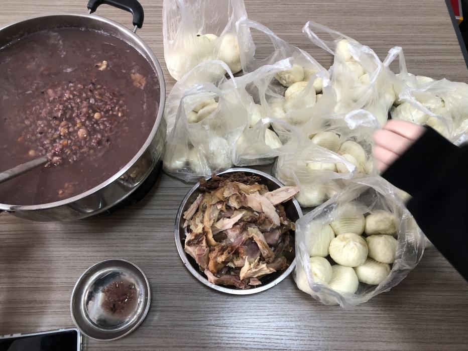 Karyawan Zemeijia Merayakan Festival Laba