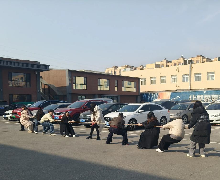 Tarik Tarik Siang dan Lompat Tali di Zemeijia