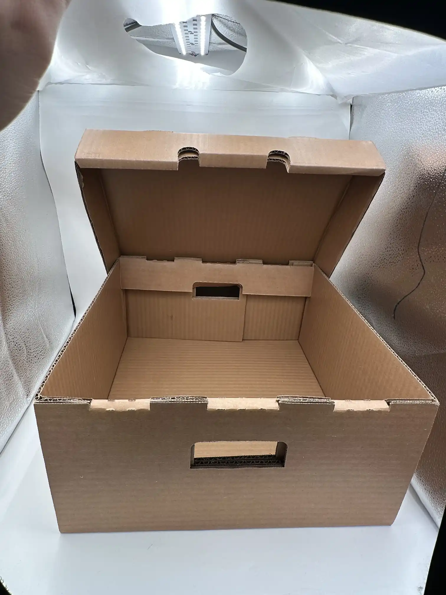 Kotak Bergelombang Lilin Besar